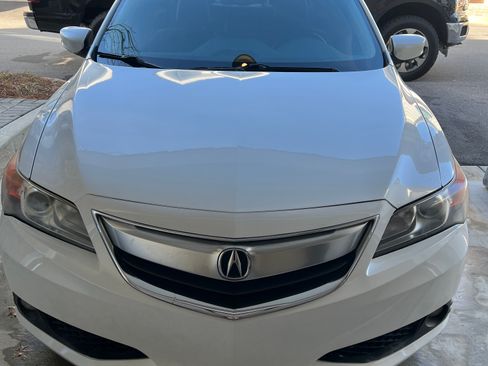 Used 2013 Acura ILX w/ Technology Package image 2