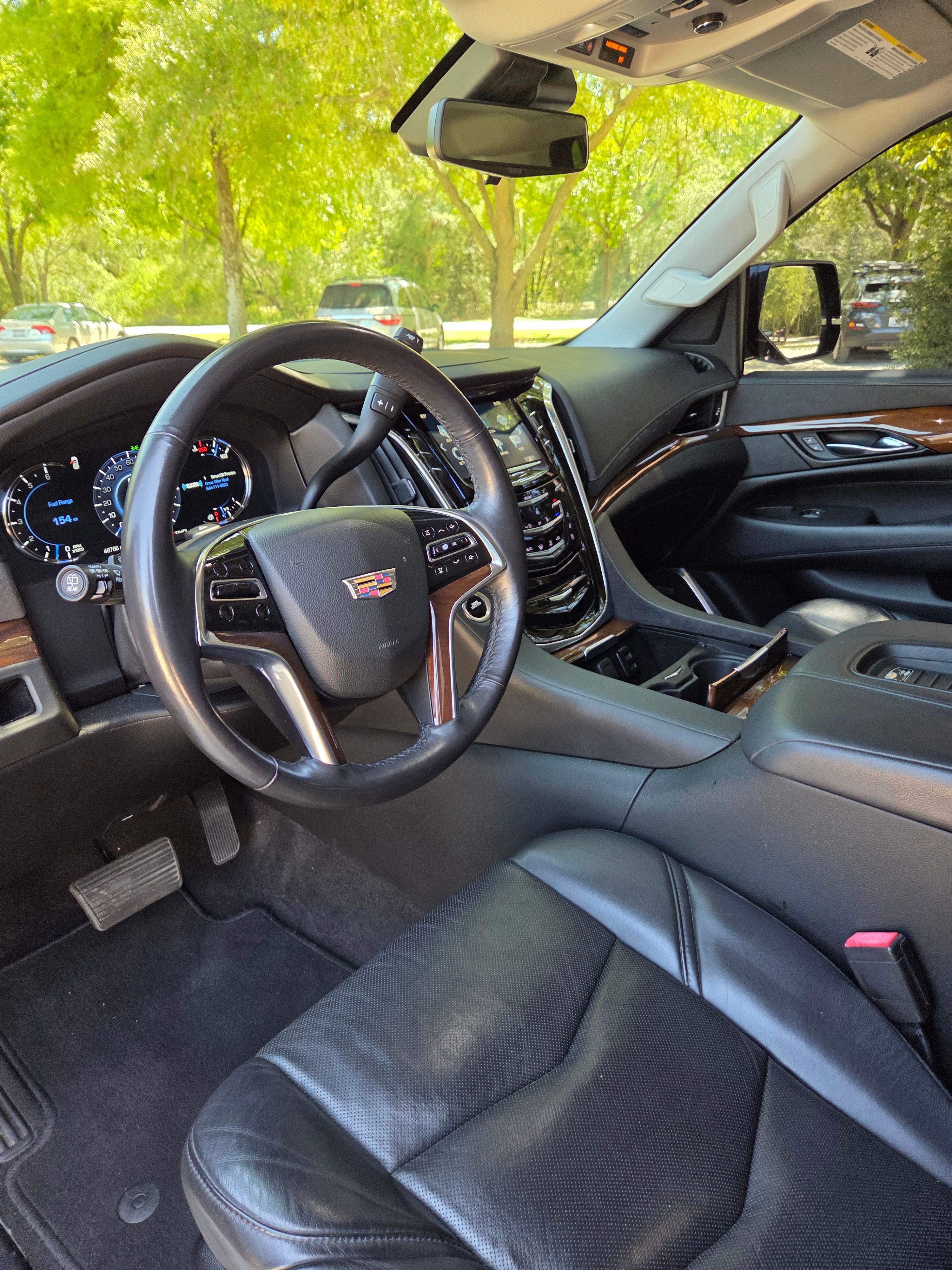 Used 2020 Cadillac Escalade Luxury w/ Escalade Sport Edition RWD image 19