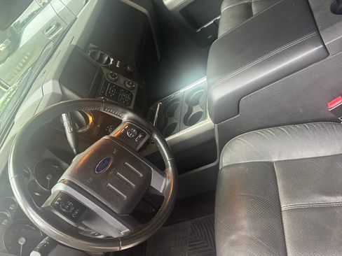 Used 2014 Ford F250 Lariat w/ Lariat Interior Package AWD/4WD image 6