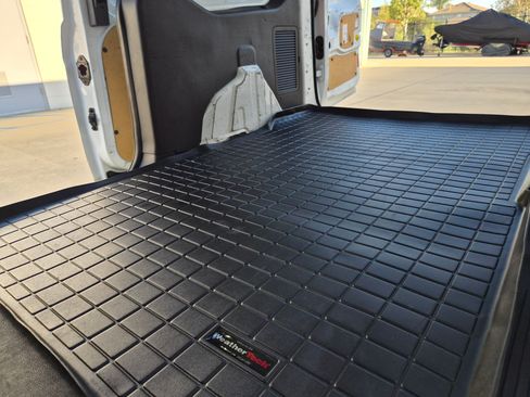 Used 2016 Ford Transit Connect XLT image 21