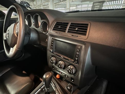 Used 2013 Dodge Challenger R/T RWD image 10