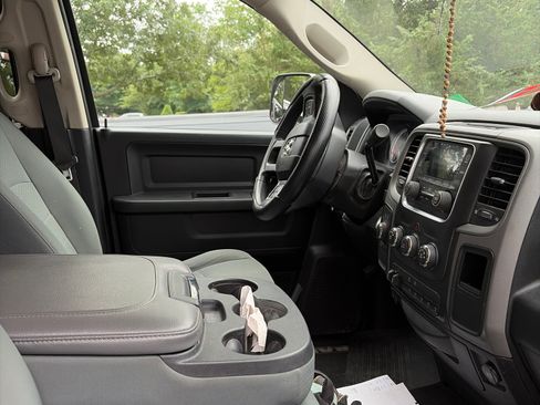 Used 2016 RAM 2500 Tradesman w/ Chrome Appearance Group AWD/4WD image 2