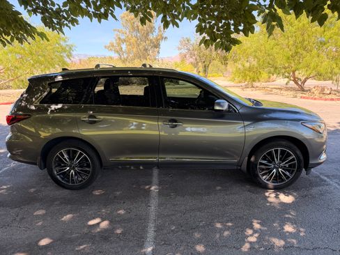 Used 2017 INFINITI QX60 Luxe w/ Deluxe Technology Package AWD/4WD image 6