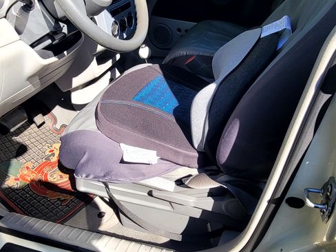 Used 2008 Chrysler PT Cruiser image 6