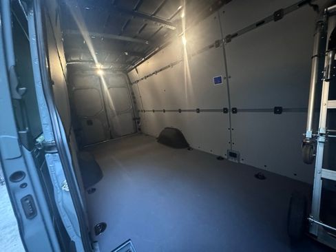 Used 2024 Mercedes-Benz Sprinter 2500 image 5