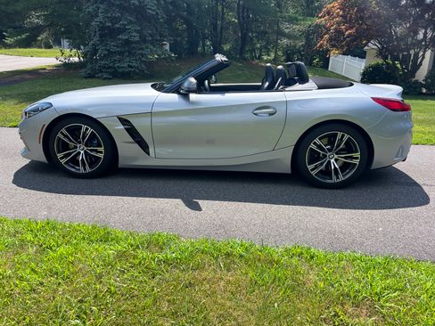 Used 2020 BMW Z4 M40i w/ Premium Package RWD image 11