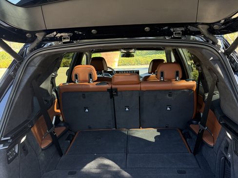 Used 2025 BMW X7 M60i image 15