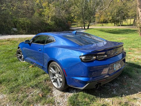 Used 2019 Chevrolet Camaro LT w/ RS Package image 5