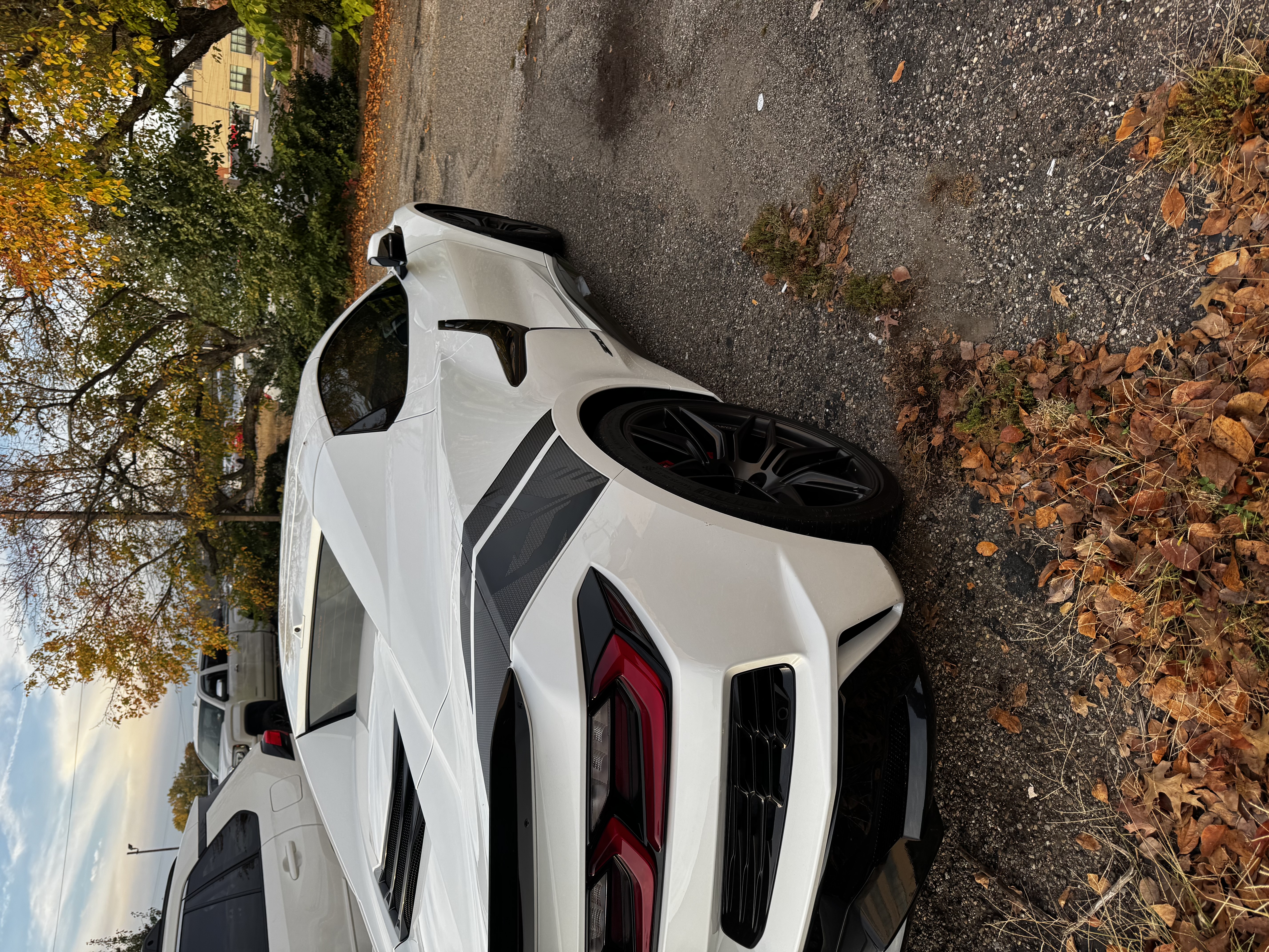 Used 2024 Chevrolet Corvette Z06 RWD image 5