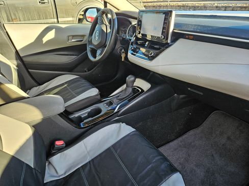 Used 2020 Toyota Corolla LE image 8