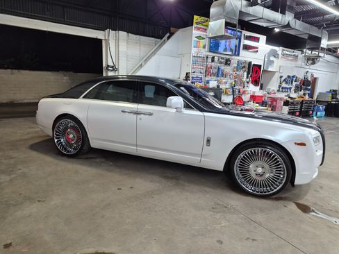 Used 2011 Rolls-Royce Ghost image 13