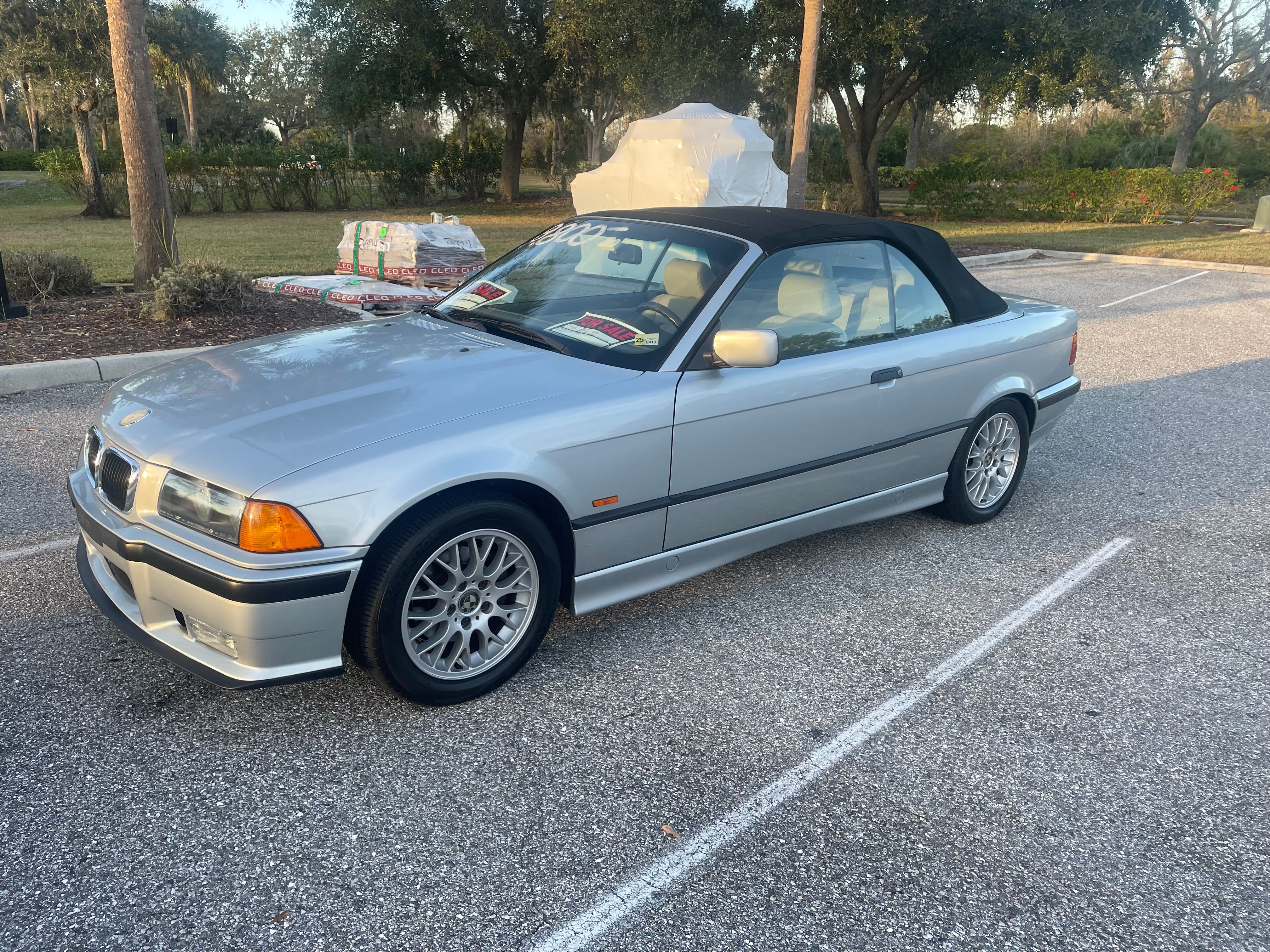 Used 1998 BMW 323i Convertible RWD image 5