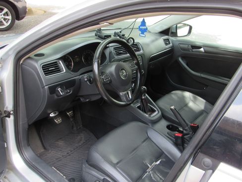 Used 2014 Volkswagen Jetta SE FWD image 12