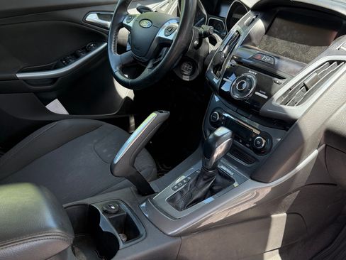 Used 2012 Ford Focus Titanium w/ Exterior Protection Pkg FWD image 5