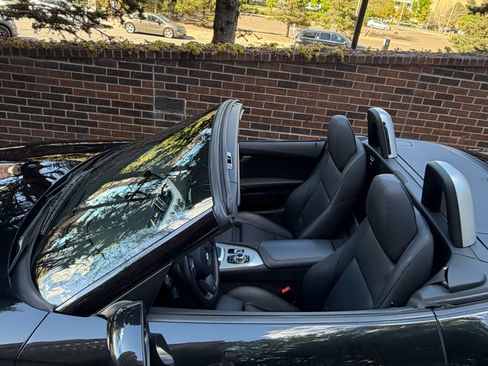 Used 2016 BMW Z4 sDrive35i RWD image 9