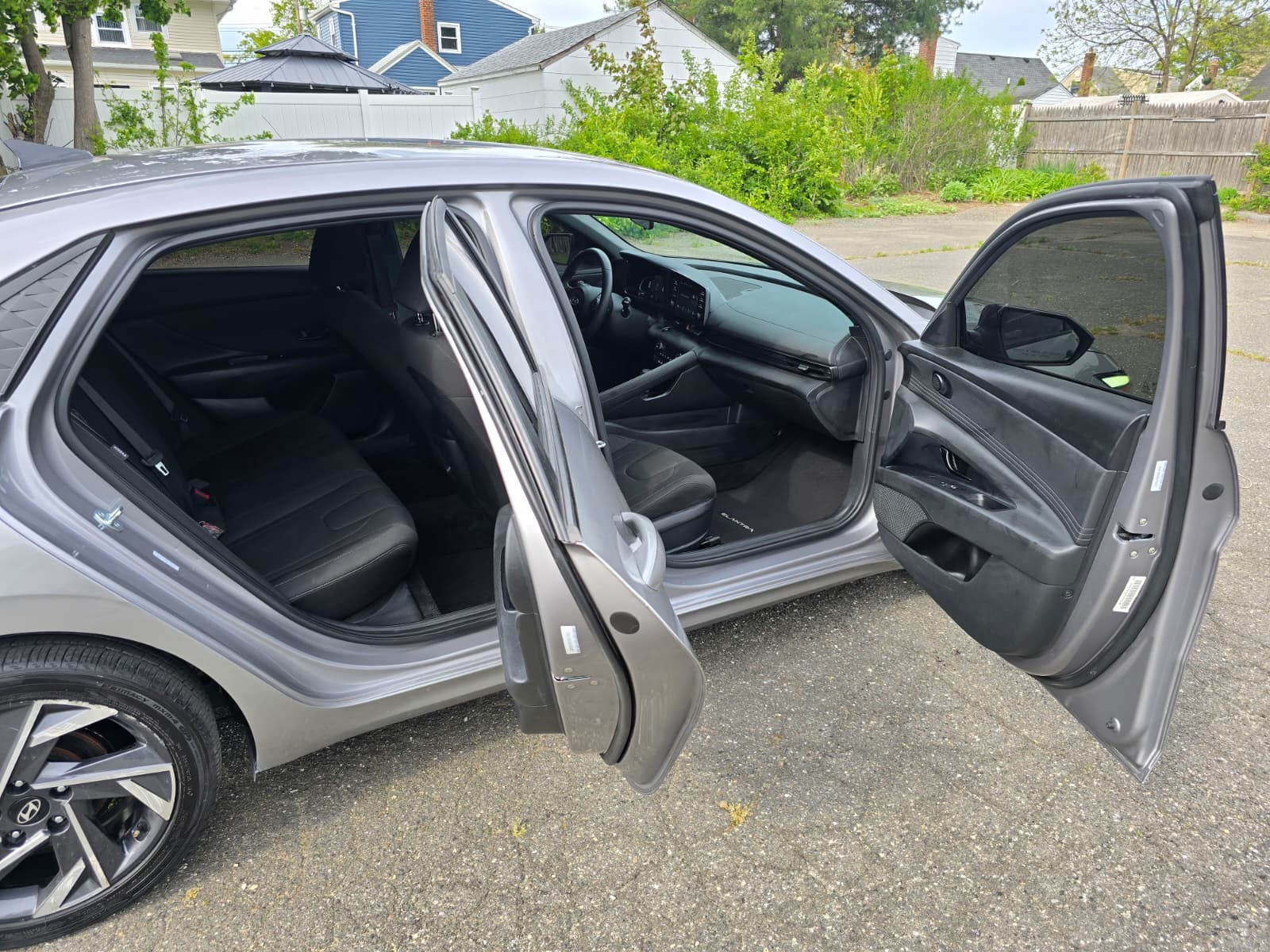 Used 2025 Hyundai Elantra Sport FWD image 11