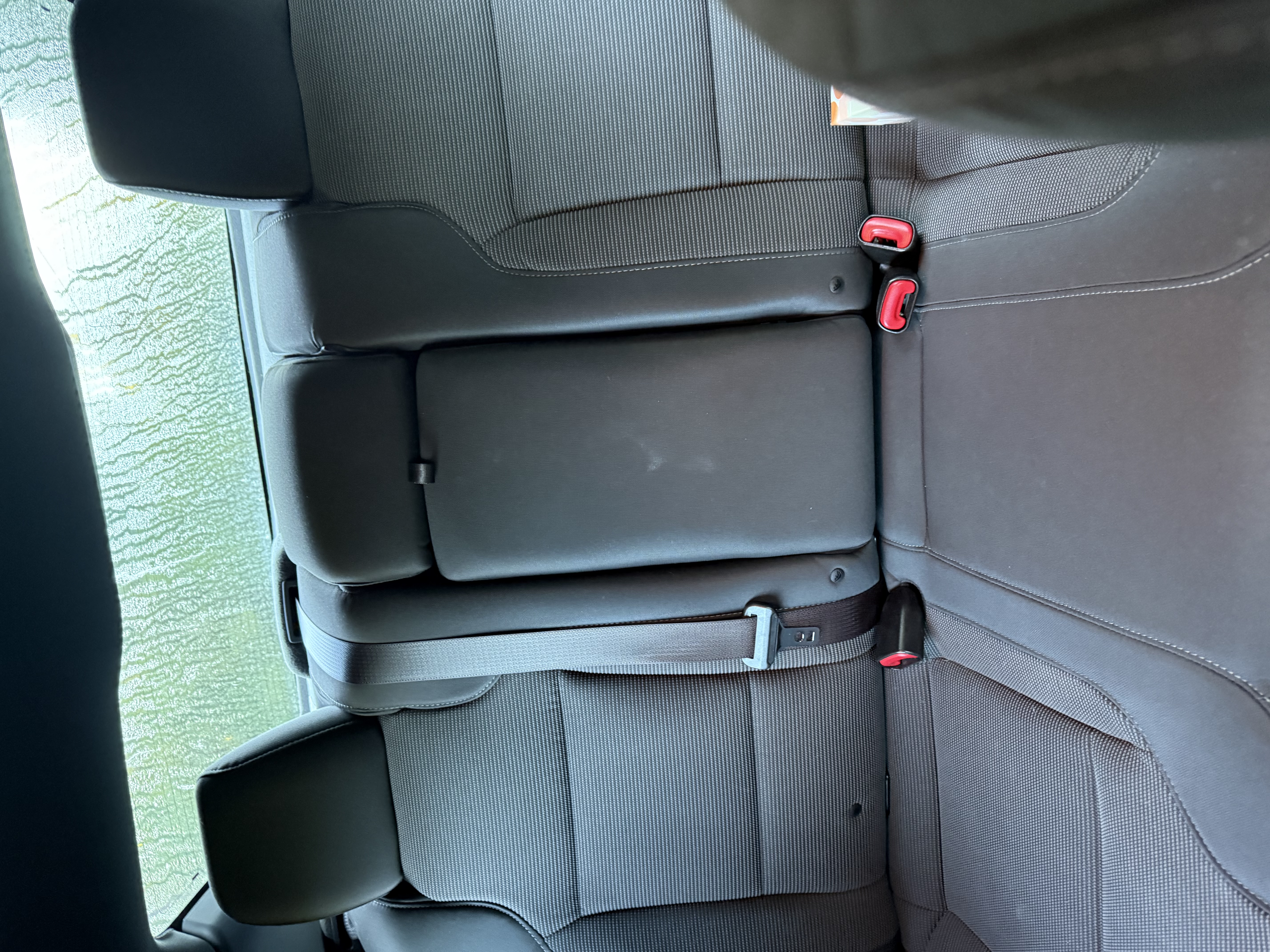 Used 2018 Ford Taurus SEL FWD image 13