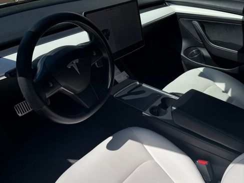 Used 2021 Tesla Model 3 Standard Range Plus RWD image 5