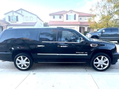 Used 2013 Cadillac Escalade ESV Luxury image 8