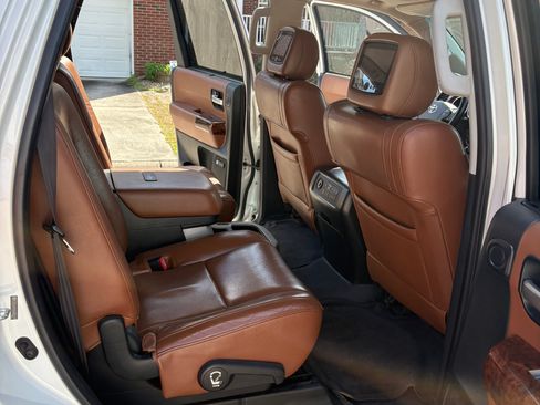 Used 2008 Toyota Sequoia Platinum image 10