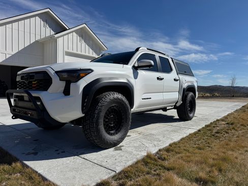 Used 2025 Toyota Tacoma TRD Off-Road w/ TRD Off Road Premium Package image 2