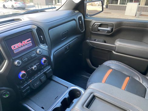 Used 2021 GMC Sierra 1500 AT4 w/ AT4 Preferred Package image 10