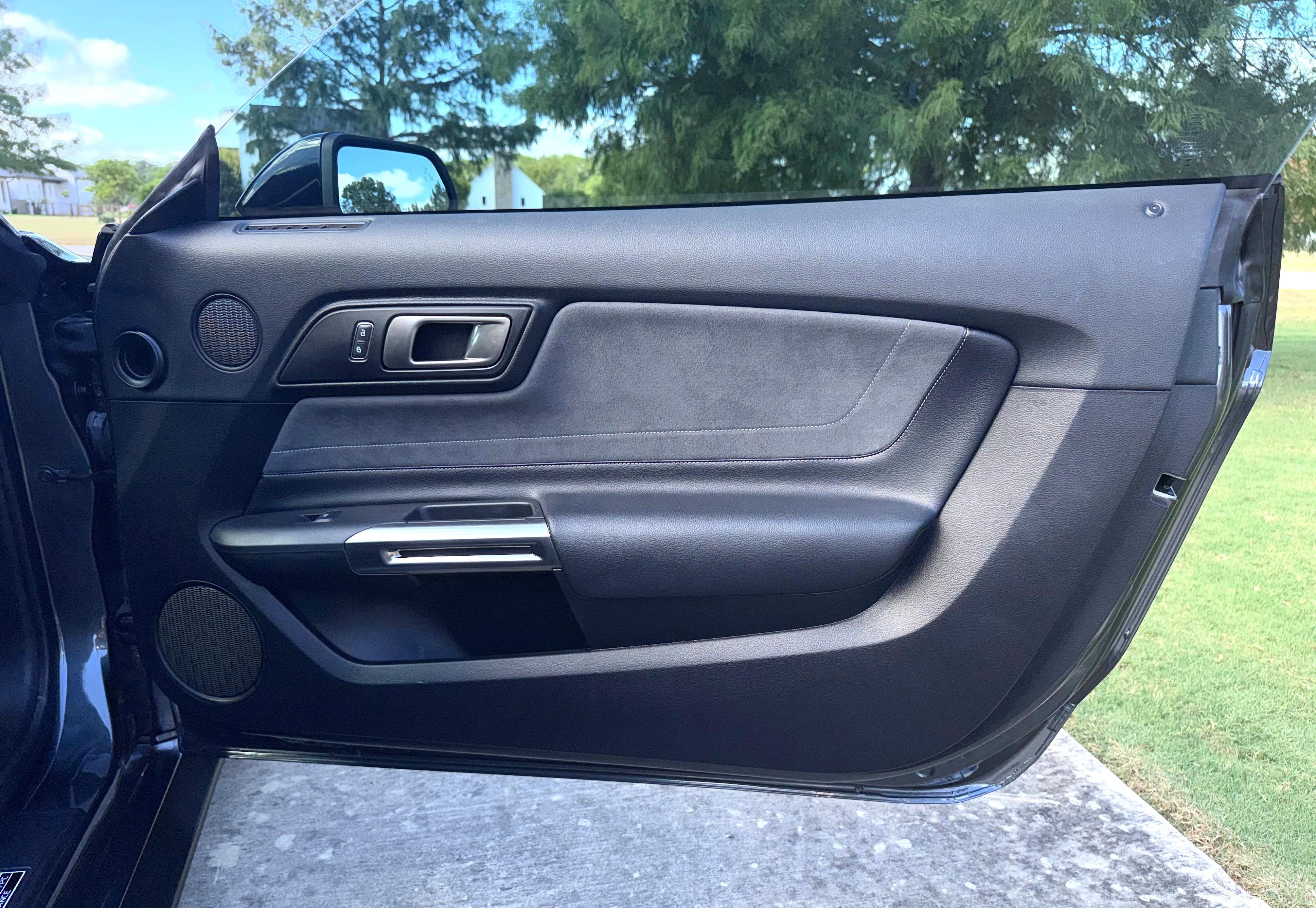 Used 2019 Ford Mustang Shelby GT350 w/ Technology Package RWD image 24