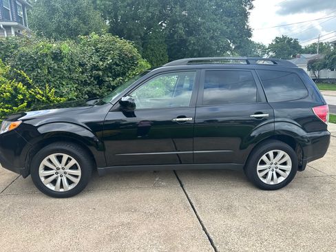 Used 2013 Subaru Forester 2.5X Limited AWD/4WD image 1