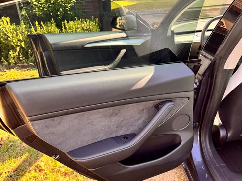 Used 2023 Tesla Model 3 Standard Range image 13