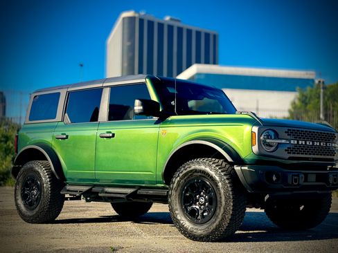 Used 2023 Ford Bronco Badlands w/ Sasquatch Package image 17