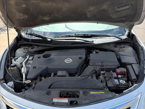 Used 2013 Nissan Altima 2.5 S FWD image 9