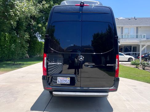 Used 2019 Mercedes-Benz Sprinter 2500 image 8