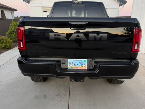 Used 2025 RAM 2500 Limited AWD/4WD image 9