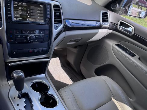Used 2013 Jeep Grand Cherokee Laredo image 12