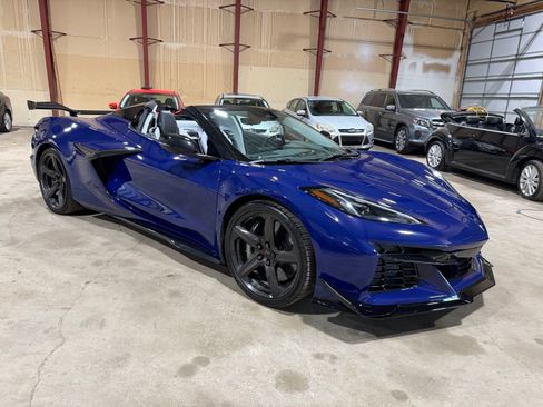 Used 2025 Chevrolet Corvette Z06 w/ Z07 Performance Package RWD image 1