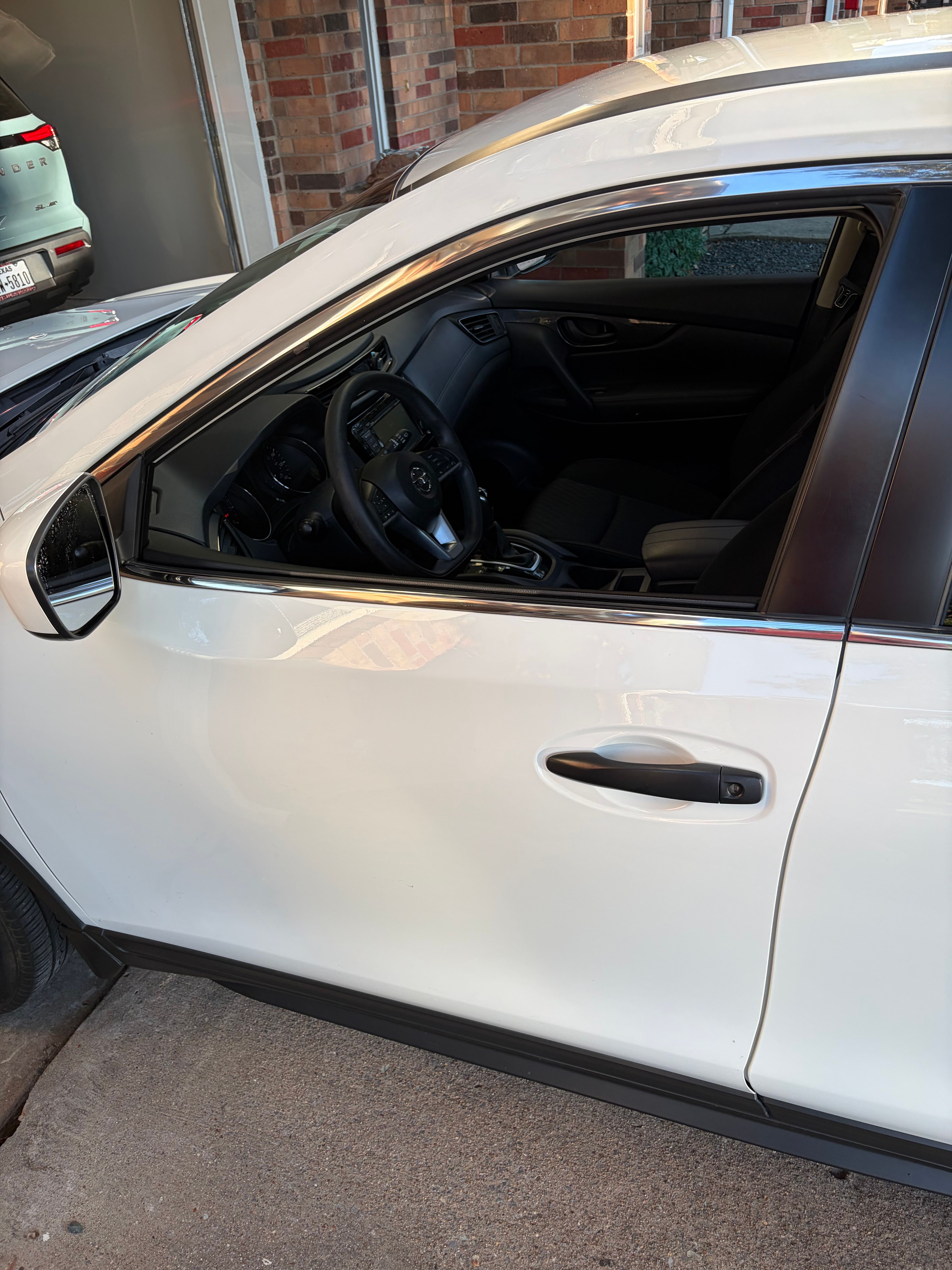 Used 2019 Nissan Rogue S FWD image 9