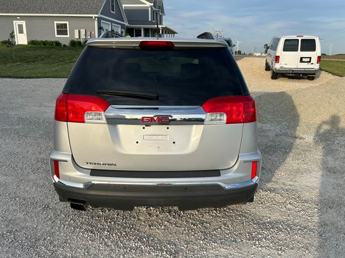 Used 2016 GMC Terrain SLT w/ Driver Alert Package I FWD image 2