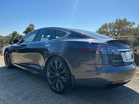 Used 2016 Tesla Model S P90D image 8