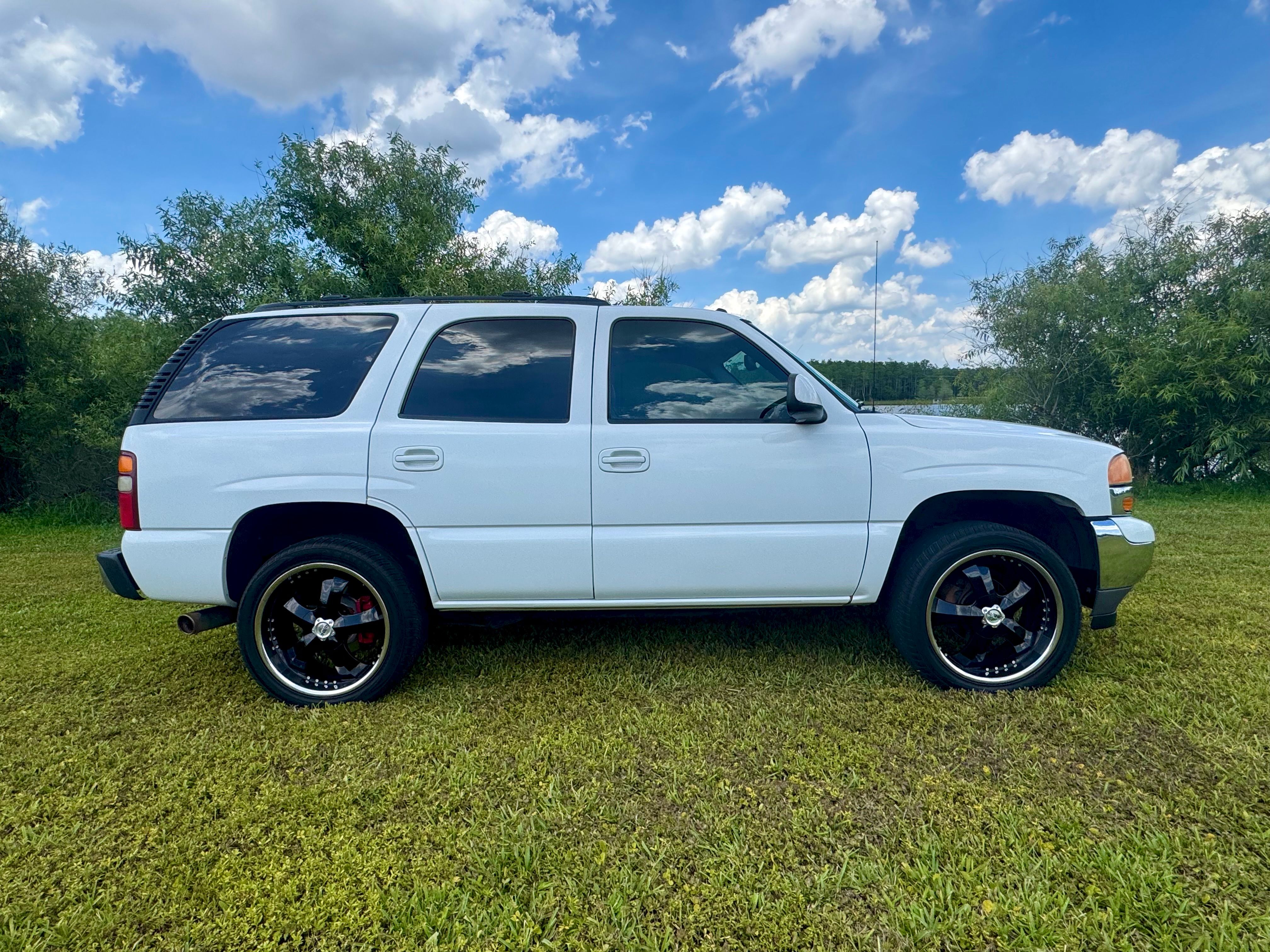 Used 2005 GMC Yukon SLT w/ SLT Preferred Equipment Group RWD image 5