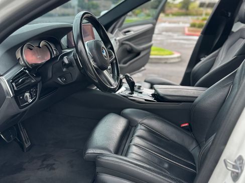 Used 2019 BMW 530e w/ M Sport Package RWD image 20