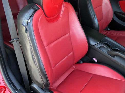 Used 2010 Chevrolet Camaro SS w/ Interior Accent Trim Package RWD image 12