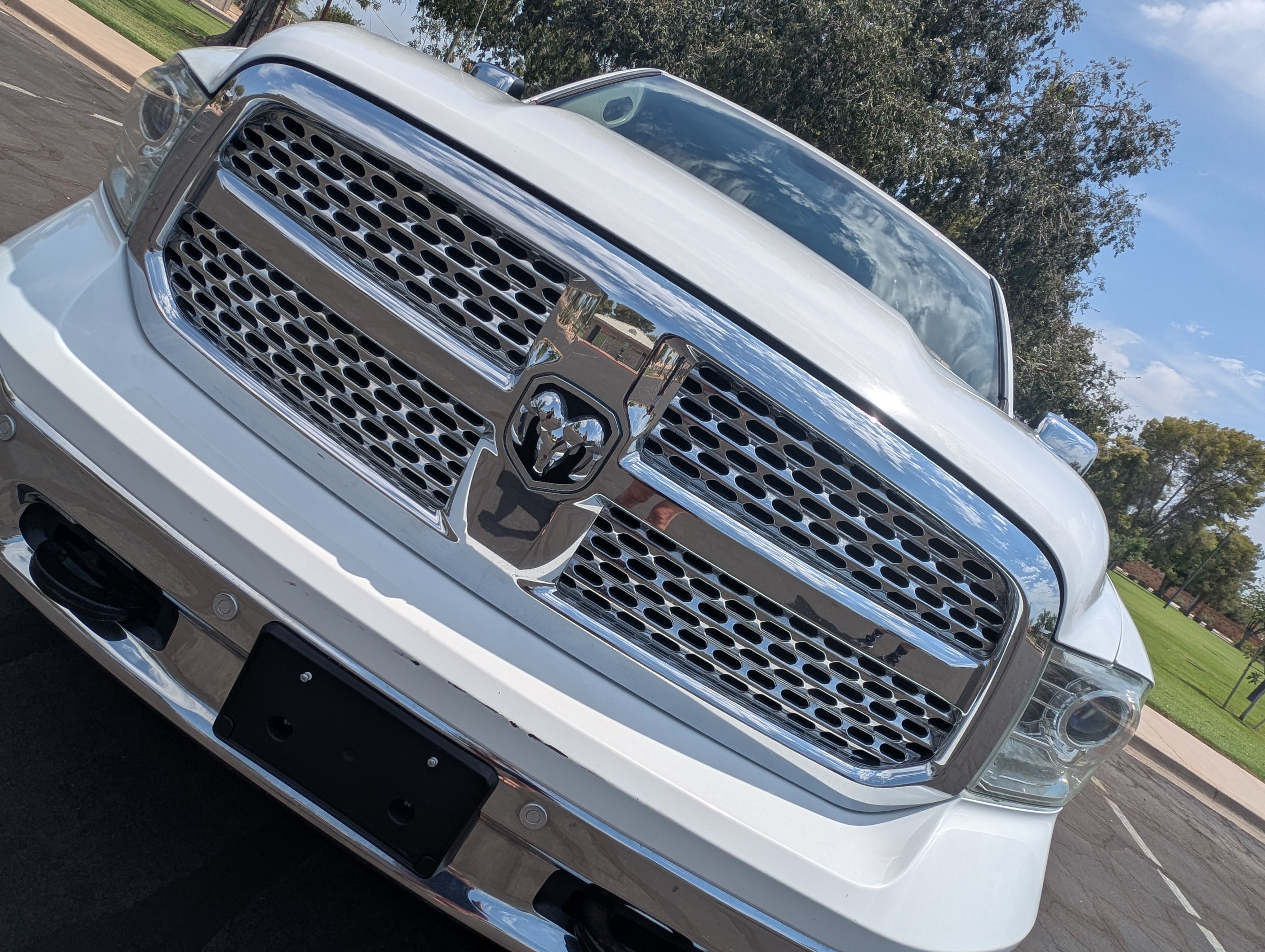 Used 2016 RAM 1500 Laramie w/ Convenience Group AWD/4WD image 4