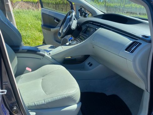 Used 2011 Toyota Prius Four w/ Solar Roof Pkg image 8