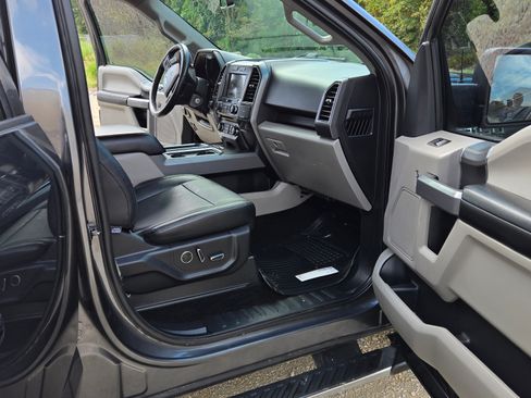 Used 2018 Ford F150 XLT w/ Equipment Group 302A Luxury image 10