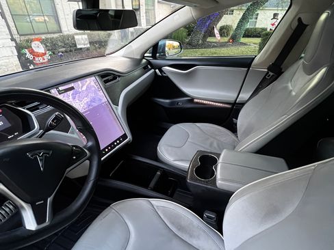 Used 2013 Tesla Model S Performance image 12