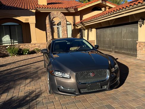 Used 2016 Jaguar XJ L Portfolio image 4