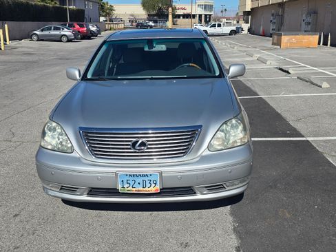Used 2004 Lexus LS 430 image 10
