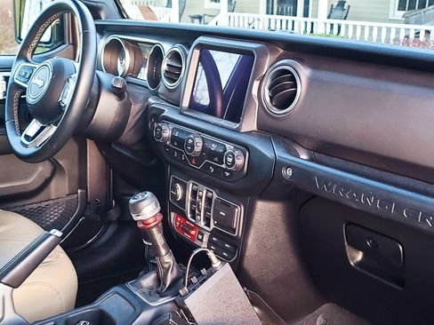 Used 2018 Jeep Wrangler Unlimited Rubicon image 27