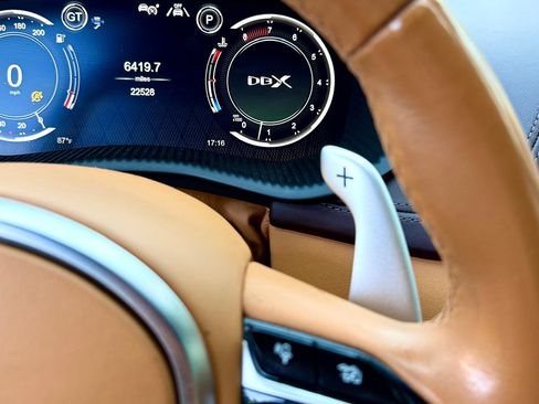 Used 2021 Aston Martin DBX AWD/4WD image 9