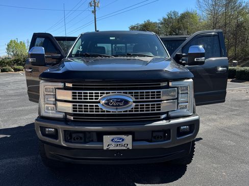 Used 2017 Ford F350 Platinum w/ Platinum Ultimate Package image 4